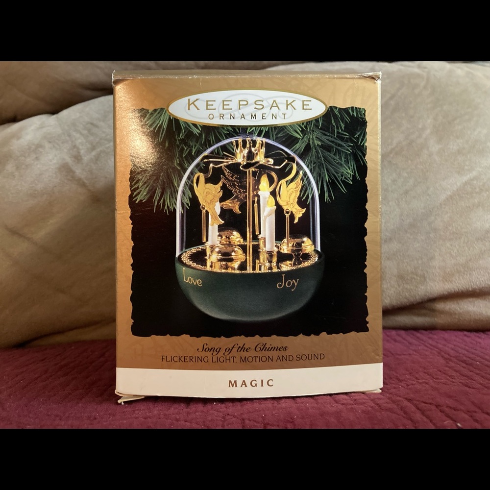 Hallmark keepsake ornaments Song of the Chimes